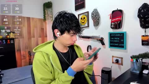 Snapshot of andy_guez_11 chatting on 3, 3, 2025 andy_guez_11 online show from 3, 3, 2025