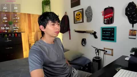 Snapshot of andy_guez_11 chatting on 5, 3, 2025 andy_guez_11 online show from 5, 3, 2025