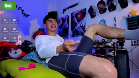 andy_guez_11 online show from 16, 10, 2025