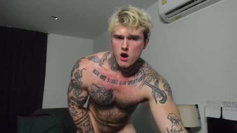 Snapshot of andy_hunk chatting on 26, 9, 2025 Andrew online show from 26, 9, 2025