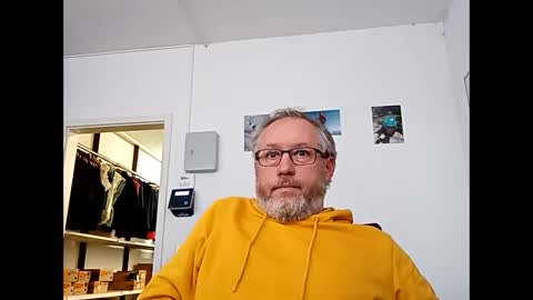 Snapshot of andyberg8 chatting on 27, 2, 2025 Andy online show from 27, 2, 2025