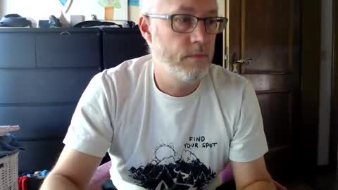 Snapshot of andyberg8 chatting on 18, 9, 2025 Andy online show from 18, 9, 2025