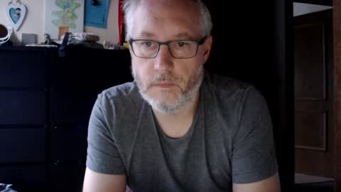 Snapshot of andyberg8 chatting on 13, 10, 2025 Andy online show from 13, 10, 2025