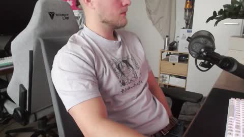 andycandy1994 online show from 13, 11, 2025