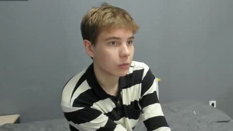 Snapshot of andyjey_ chatting on 19, 11, 2025 Mandy and Andy online show from 19, 11, 2025