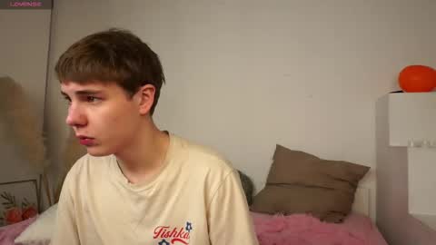 Snapshot of andyjey_ chatting on 23, 11, 2025 Mandy and Andy online show from 23, 11, 2025