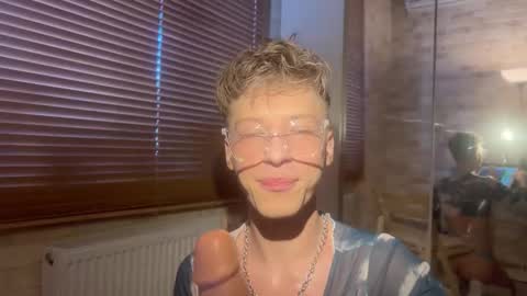 Snapshot of andytwinkkk chatting on 1, 3, 2025 AndyTwinkkk online show from 1, 3, 2025