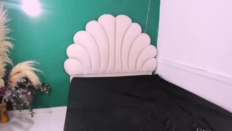 Snapshot of aneesaval chatting on 1, 2, 2025 ANEE SAVAL online show from 1, 2, 2025