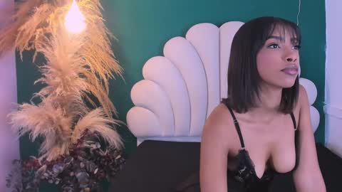 Snapshot of aneesaval chatting on 4, 2, 2025 ANEE SAVAL online show from 4, 2, 2025