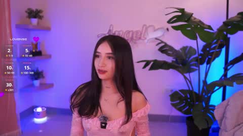Snapshot of angeeel_ chatting on 17, 9, 2025 Angel online show from 17, 9, 2025