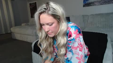 angel01432023 online show from 21, 1, 2025