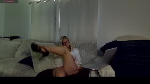 angel01432023 online show from 29, 10, 2025