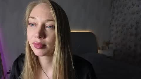 angel  blonde  online show from 9, 10, 2025