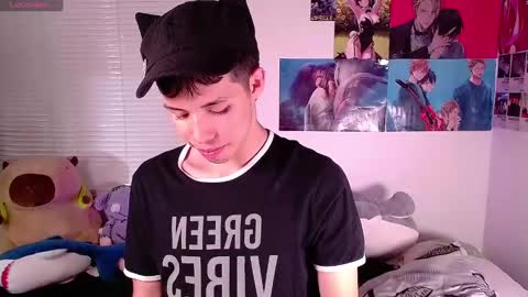 Snapshot of angel_bless19 chatting on 4, 1, 2025 Angel   help me with 100 thumbs up online show from 4, 1, 2025