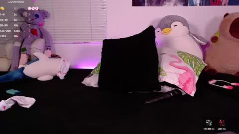 Snapshot of angel_bless19 chatting on 11, 1, 2025 Angel   help me with 100 thumbs up online show from 11, 1, 2025