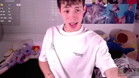 Snapshot of angel_bless19 chatting on 22, 1, 2025 Angel   help me with 100 thumbs up online show from 22, 1, 2025