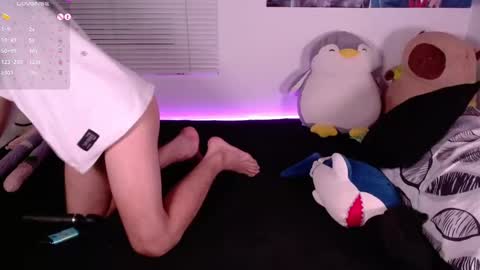 Snapshot of angel_bless19 chatting on 23, 1, 2025 Angel   help me with 100 thumbs up online show from 23, 1, 2025