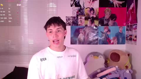 Snapshot of angel_bless19 chatting on 5, 2, 2025 Angel   help me with 100 thumbs up online show from 5, 2, 2025