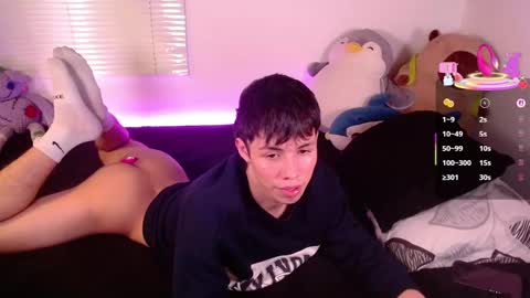 Snapshot of angel_bless19 chatting on 25, 2, 2025 Angel   help me with 100 thumbs up online show from 25, 2, 2025