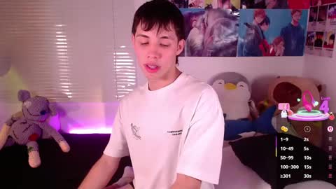 Snapshot of angel_bless19 chatting on 5, 3, 2025 Angel   help me with 100 thumbs up online show from 5, 3, 2025