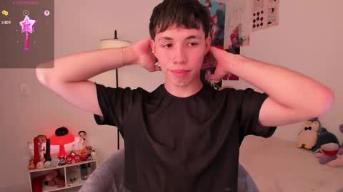 Snapshot of angel_bless19 chatting on 28, 9, 2025 Angel   help me with 100 thumbs up online show from 28, 9, 2025