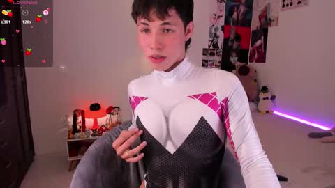 Snapshot of angel_bless19 chatting on 10, 10, 2025 Angel   help me with 100 thumbs up online show from 10, 10, 2025