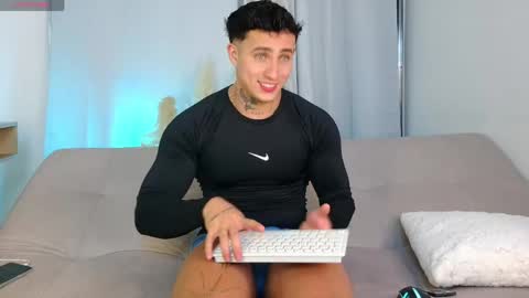 angel_boy01 online show from 7, 6, 2026