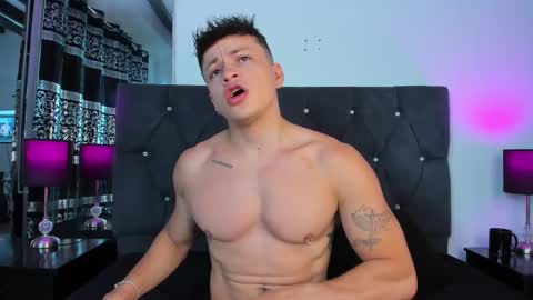 Snapshot of angel_cuervo chatting on 15, 12, 2025 Angel Cuervo online show from 15, 12, 2025