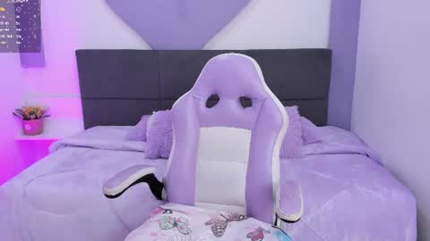 Snapshot of angel_cute2 chatting on 22, 6, 2026 Angelica online show from 22, 6, 2026