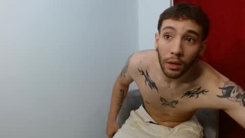 Snapshot of angel_kyrozz chatting on 7, 10, 2025 angel_kyrozz online show from 7, 10, 2025