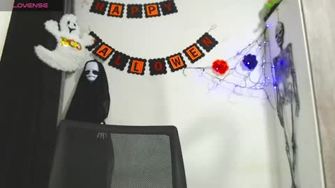 Snapshot of angel_latinboy chatting on 14, 10, 2025 Angel online show from 14, 10, 2025