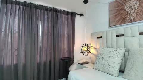 Nicolle  online show from 3, 12, 2025