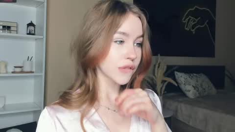 Snapshot of angel_to_burn chatting on 21, 5, 2026 SofiaSofi online show from 21, 5, 2026
