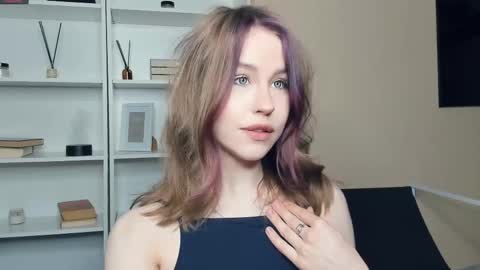Snapshot of angel_to_burn chatting on 28, 5, 2026 SofiaSofi online show from 28, 5, 2026