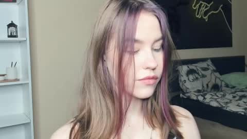 Snapshot of angel_to_burn chatting on 29, 5, 2026 SofiaSofi online show from 29, 5, 2026