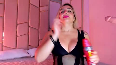 Snapshot of angel_vibes_ chatting on 16, 1, 2026 Angel online show from 16, 1, 2026