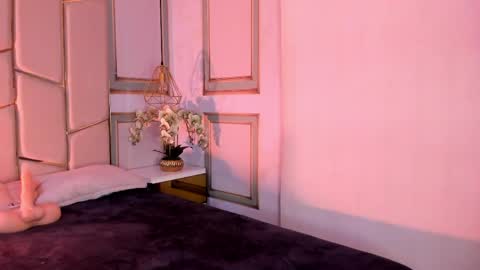 Snapshot of angel_vibes_ chatting on 5, 4, 2026 Angel online show from 5, 4, 2026