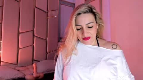 Snapshot of angel_vibes_ chatting on 14, 4, 2026 Angel online show from 14, 4, 2026