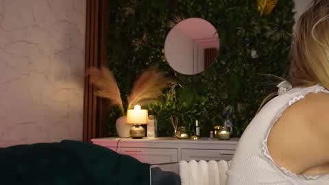 Anysia online show from 10, 2, 2026