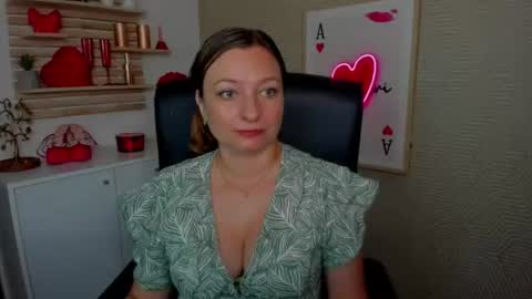 Angela online show from 30, 6, 2026