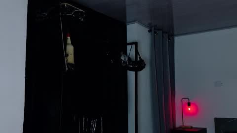 Snapshot of angelabl0odborne chatting on 27, 10, 2025 Angela help me reach 100 thumbs up online show from 27, 10, 2025