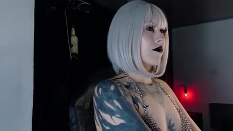 Snapshot of angelabl0odborne chatting on 30, 10, 2025 Angela help me reach 100 thumbs up online show from 30, 10, 2025