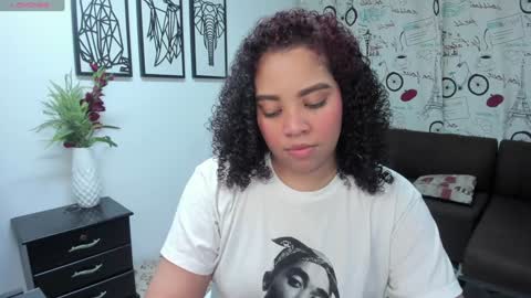 Snapshot of angelacoffee chatting on 1, 2, 2025 Angela online show from 1, 2, 2025