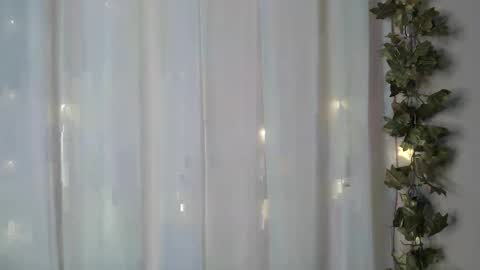 Snapshot of angelainparis28 chatting on 6, 10, 2025 ANGELA online show from 6, 10, 2025