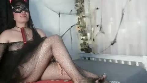 Snapshot of angelainparis28 chatting on 21, 10, 2025 ANGELA online show from 21, 10, 2025