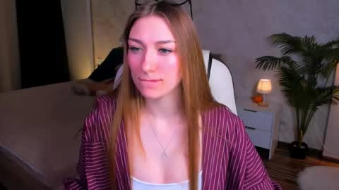 Snapshot of angelanabelle chatting on 17, 12, 2025 angelanabelle online show from 17, 12, 2025