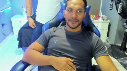 Angel And Cris online show from 19, 9, 2025