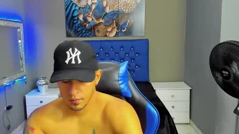 Angel And Cris online show from 20, 10, 2025