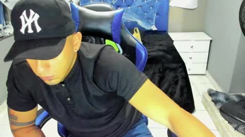 Angel And Cris online show from 24, 10, 2025