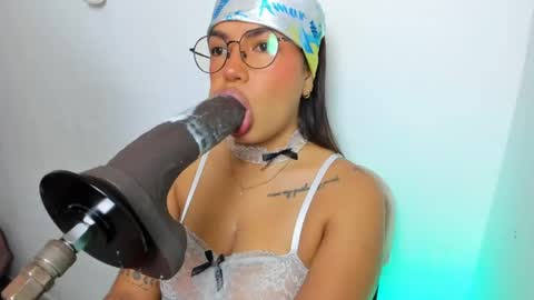 Angela Ricci online show from 9, 5, 2026